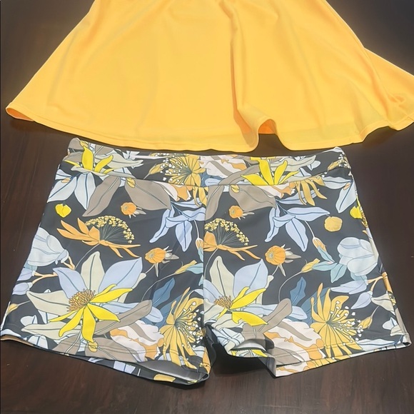 Summer Mae V-Neck Tankini Smocked Top with Boy Shorts Tummy Control Swimsuit - Picture 2 of 12